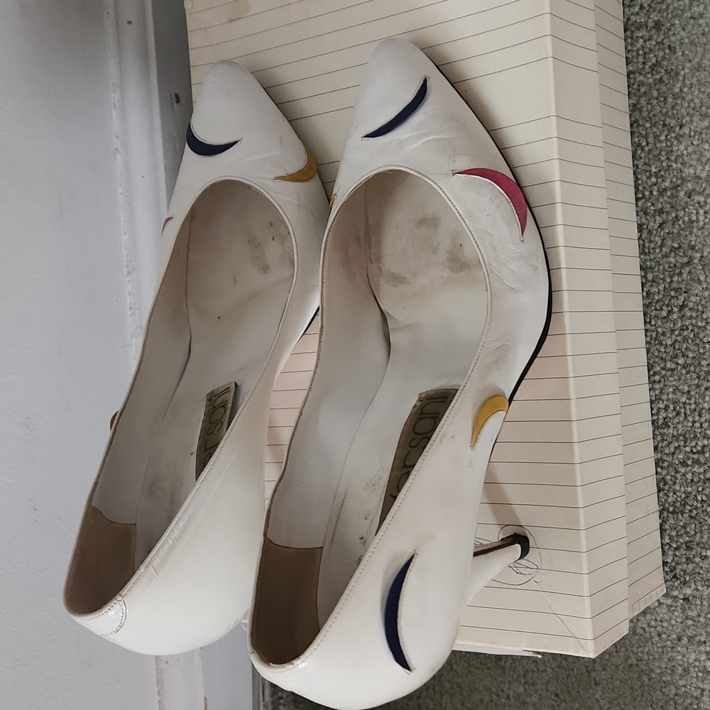 Women's shoes